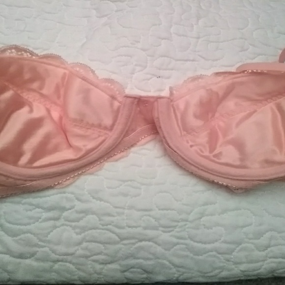 Lacy racy bra - Picture 2 of 5